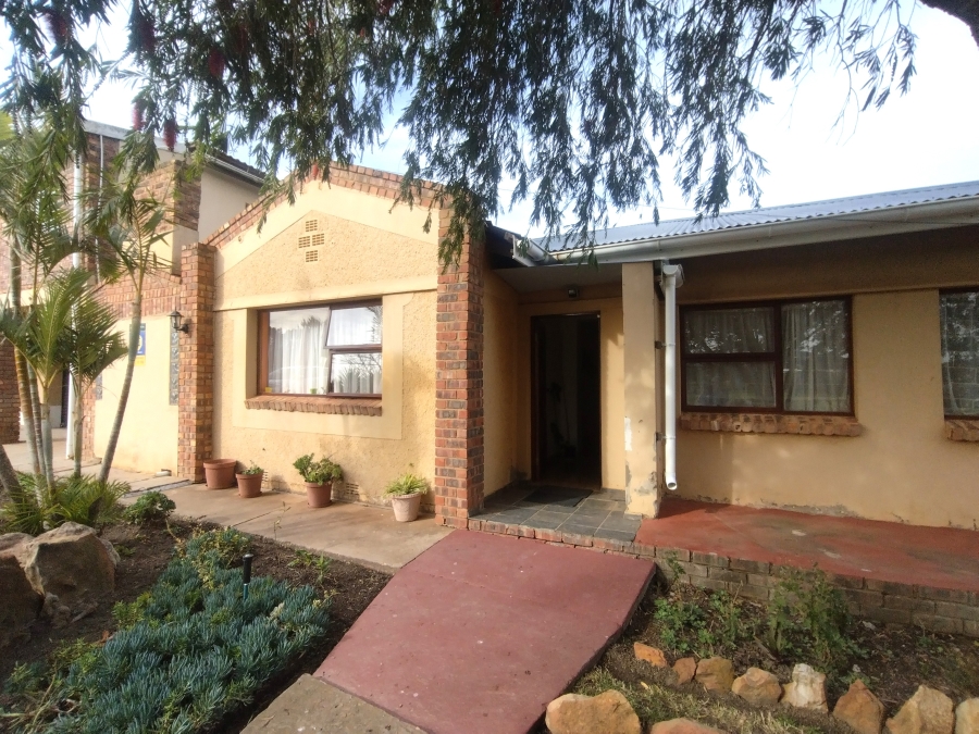 6 Bedroom Property for Sale in Kruisfontein Eastern Cape